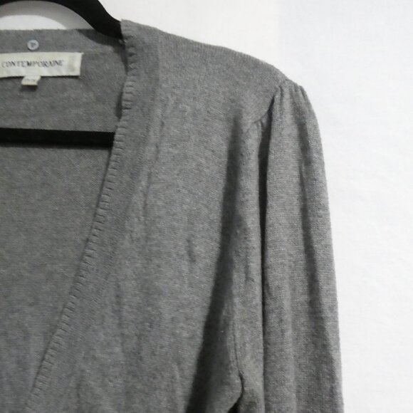 CONTEMPORAINE - Simons Exclusive | small | Grey V-Neck Lightweight Sweater - Picture 5 of 15